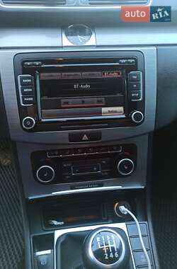 Универсал Volkswagen Passat 2011 в 