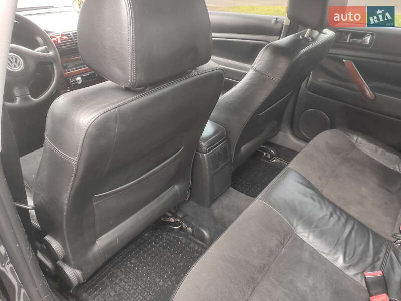 Седан Volkswagen Passat 2003 в Шептицькому