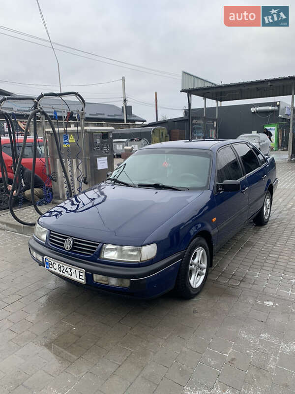 Седан Volkswagen Passat 1996 в Львові