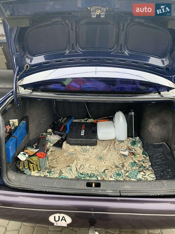Седан Volkswagen Passat 1996 в Львові