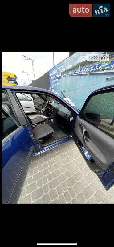 Седан Volkswagen Passat 1996 в Львові