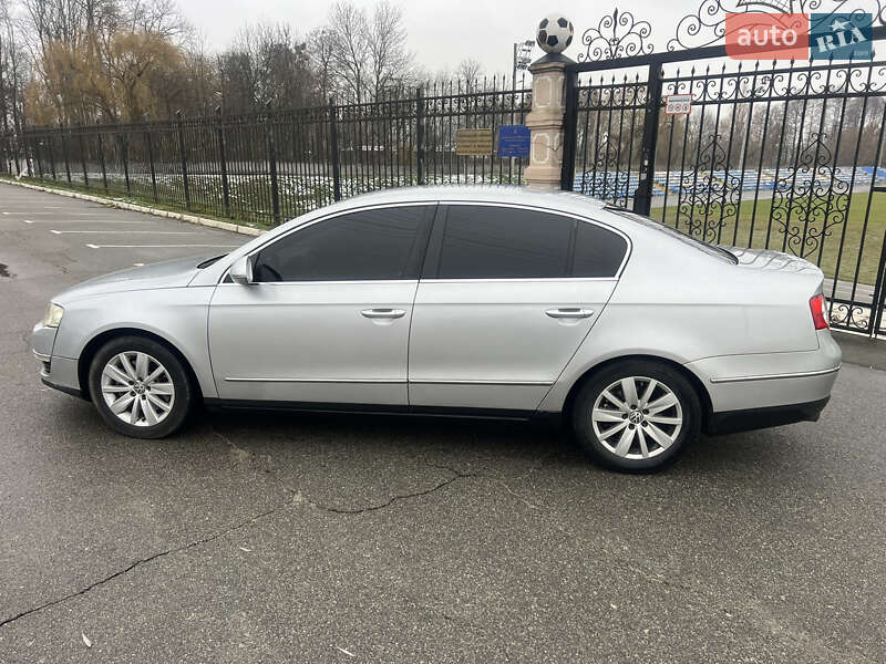 Седан Volkswagen Passat 2005 в Макарове