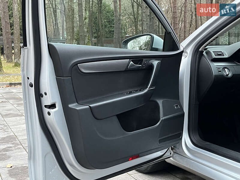 Седан Volkswagen Passat 2012 в Луцке фото 17 Седан Volkswagen Passat 2012 в Луцке