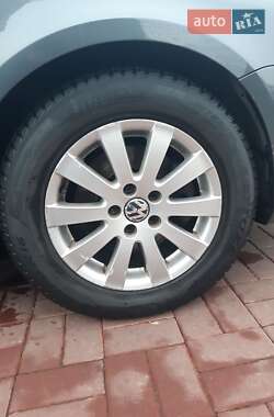 Універсал Volkswagen Passat 2012 в 