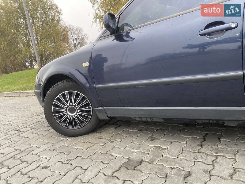 Універсал Volkswagen Passat 1999 в Рівному