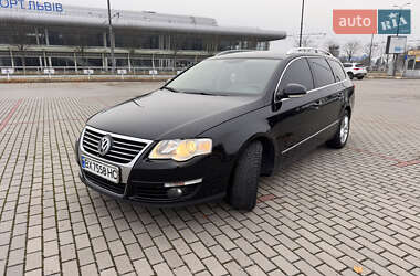 Універсал Volkswagen Passat 2010 в Львові