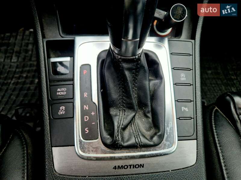 Универсал Volkswagen Passat 2012 в Старой Выжевке