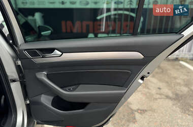 Седан Volkswagen Passat 2014 в 