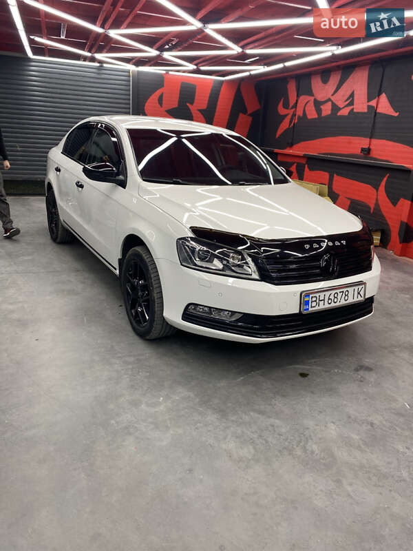 Седан Volkswagen Passat 2013 в Ізмаїлі