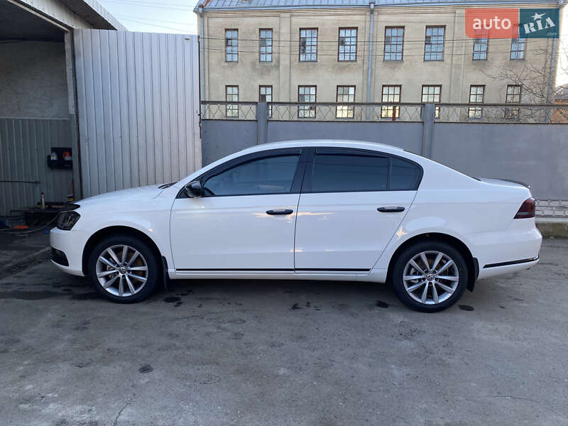 Седан Volkswagen Passat 2013 в Ізмаїлі