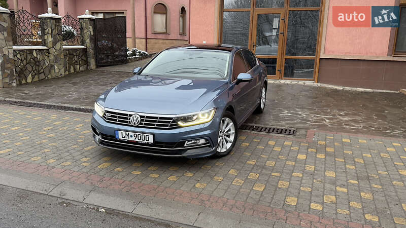 Седан Volkswagen Passat 2015 в Сваляве