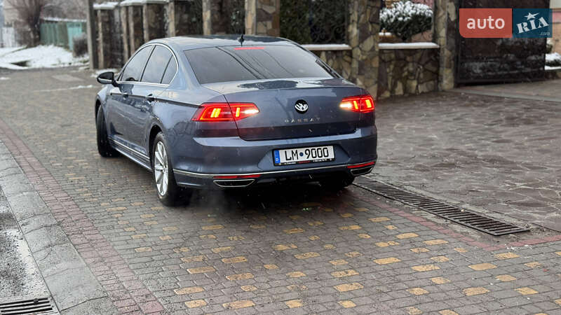 Седан Volkswagen Passat 2015 в Сваляве
