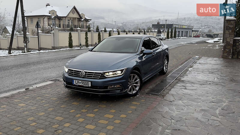 Седан Volkswagen Passat 2015 в Сваляве