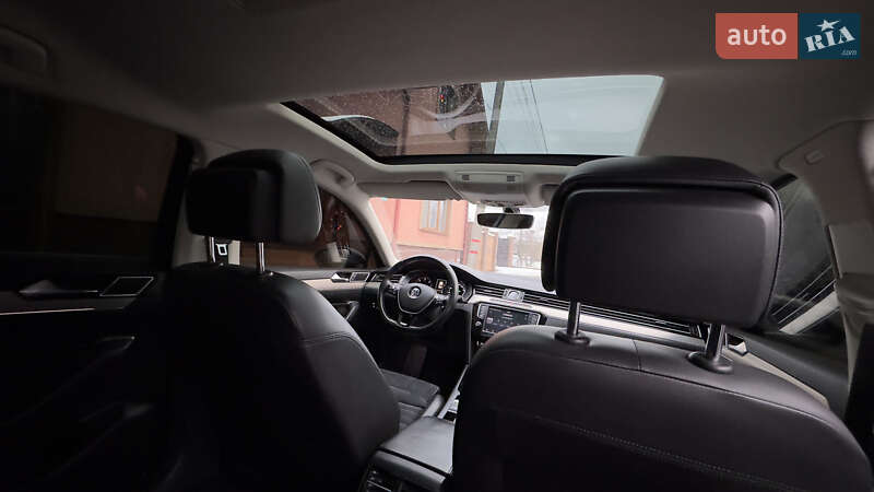 Седан Volkswagen Passat 2015 в Сваляве