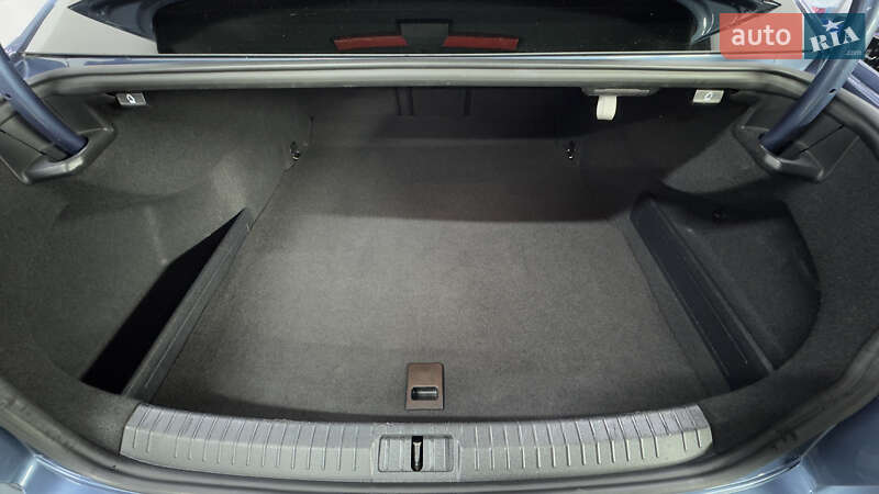 Седан Volkswagen Passat 2015 в Сваляве