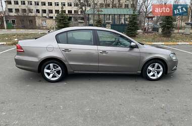 Седан Volkswagen Passat 2011 в 