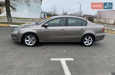 Седан Volkswagen Passat 2011 в 
