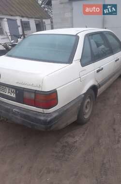 Седан Volkswagen Passat 1991 в Таращі