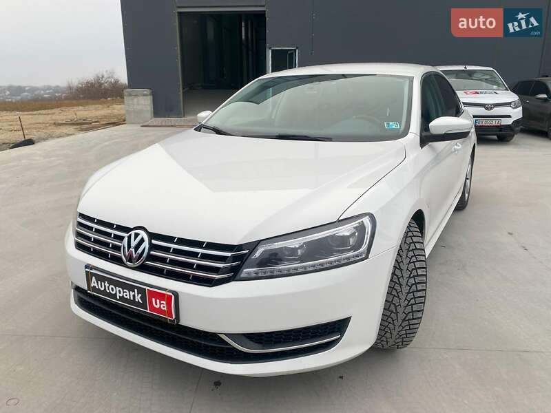 Седан Volkswagen Passat 2014 в Львові