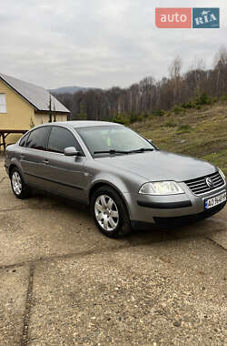 Седан Volkswagen Passat 2001 в Хусте