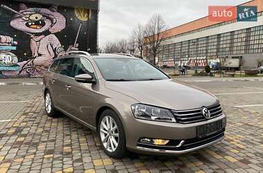 Універсал Volkswagen Passat 2011 в Луцьку