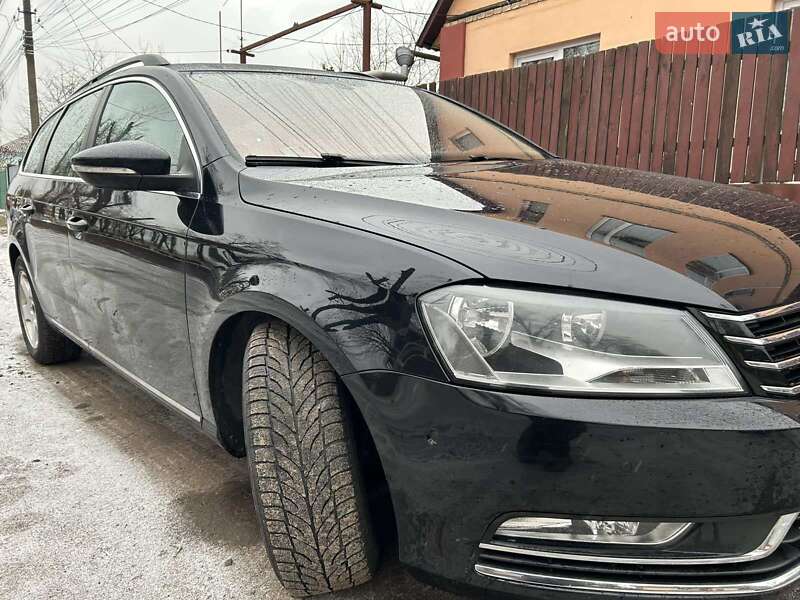 Універсал Volkswagen Passat 2013 в Гостомелі