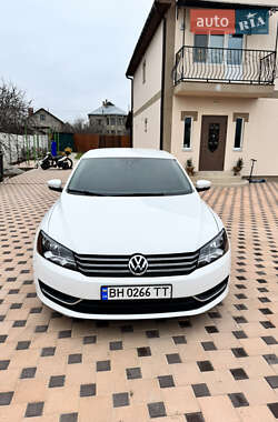 Седан Volkswagen Passat 2012 в Одессе