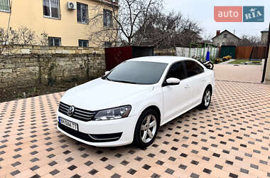 Седан Volkswagen Passat 2012 в Одессе