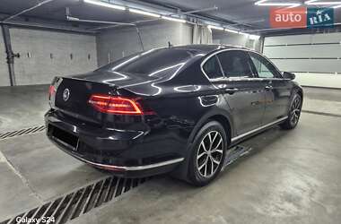 Седан Volkswagen Passat 2018 в Киеве