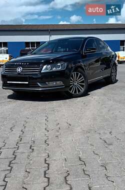 Седан Volkswagen Passat 2013 в Бучачі