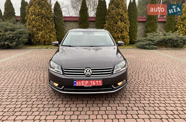 Седан Volkswagen Passat 2011 в Львові