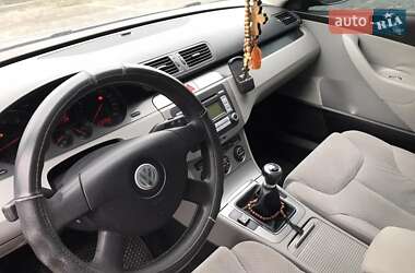 Седан Volkswagen Passat 2006 в Теофиполе