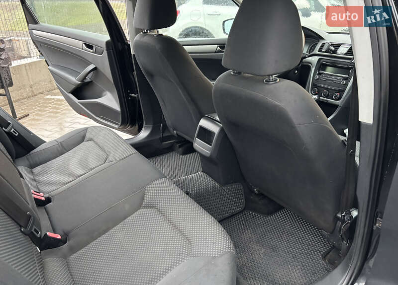 Седан Volkswagen Passat 2012 в Киеве