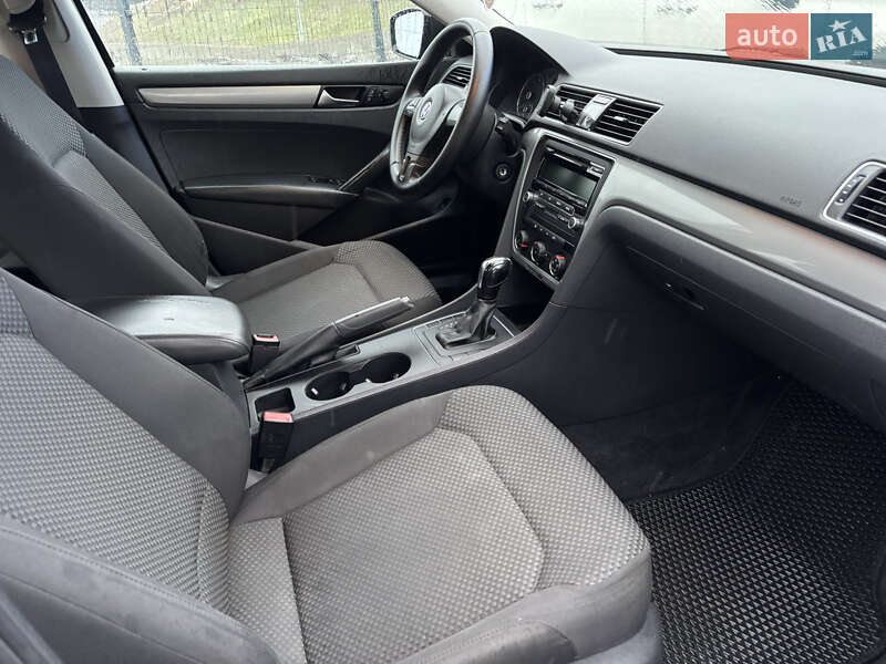 Седан Volkswagen Passat 2012 в Киеве