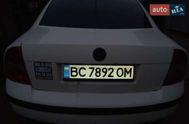 Седан Volkswagen Passat 2001 в Добромиле