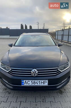 Універсал Volkswagen Passat 2015 в Луцьку