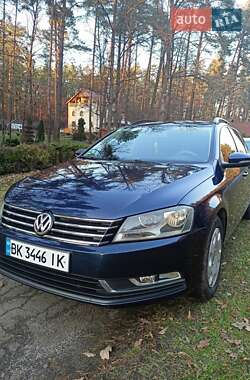 Універсал Volkswagen Passat 2010 в Рівному