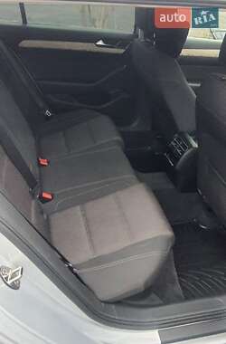 Универсал Volkswagen Passat 2015 в 