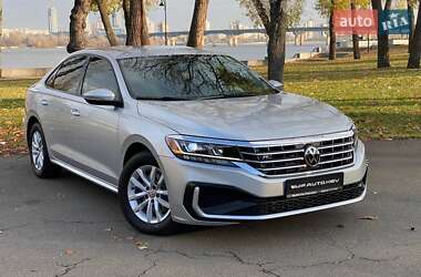 Седан Volkswagen Passat 2020 в Києві