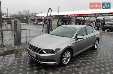 Седан Volkswagen Passat 2017 в Полтаві