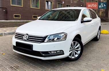 Седан Volkswagen Passat 2012 в Одесі