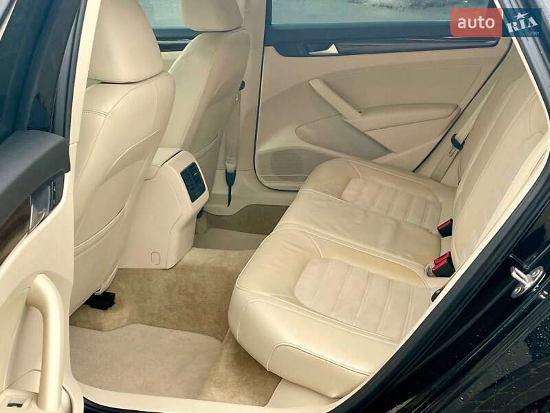 Седан Volkswagen Passat 2015 в Житомирі