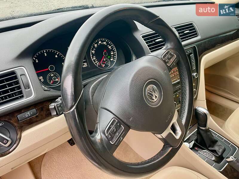 Седан Volkswagen Passat 2015 в Житомирі