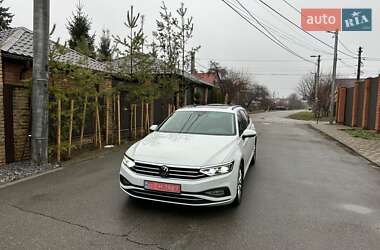 Універсал Volkswagen Passat 2021 в Києві