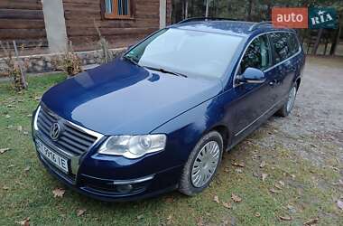 Універсал Volkswagen Passat 2008 в Коломиї