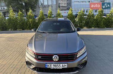 Седан Volkswagen Passat 2018 в Днепре