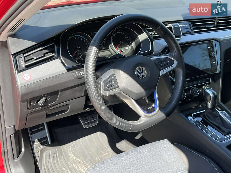 Универсал Volkswagen Passat 2020 в Черновцах