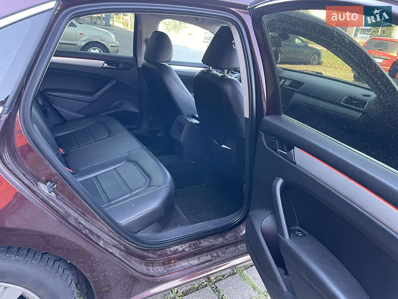 Седан Volkswagen Passat 2012 в Шаргороді