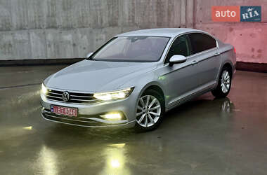 Седан Volkswagen Passat 2020 в Києві