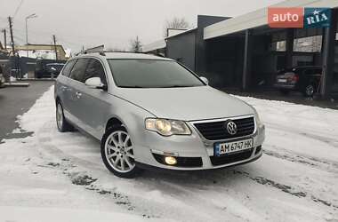 Універсал Volkswagen Passat 2010 в Житомирі